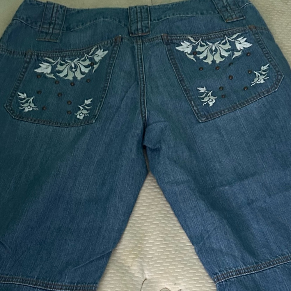 Juniors/Women’s Express Jean Capris (Size 12)